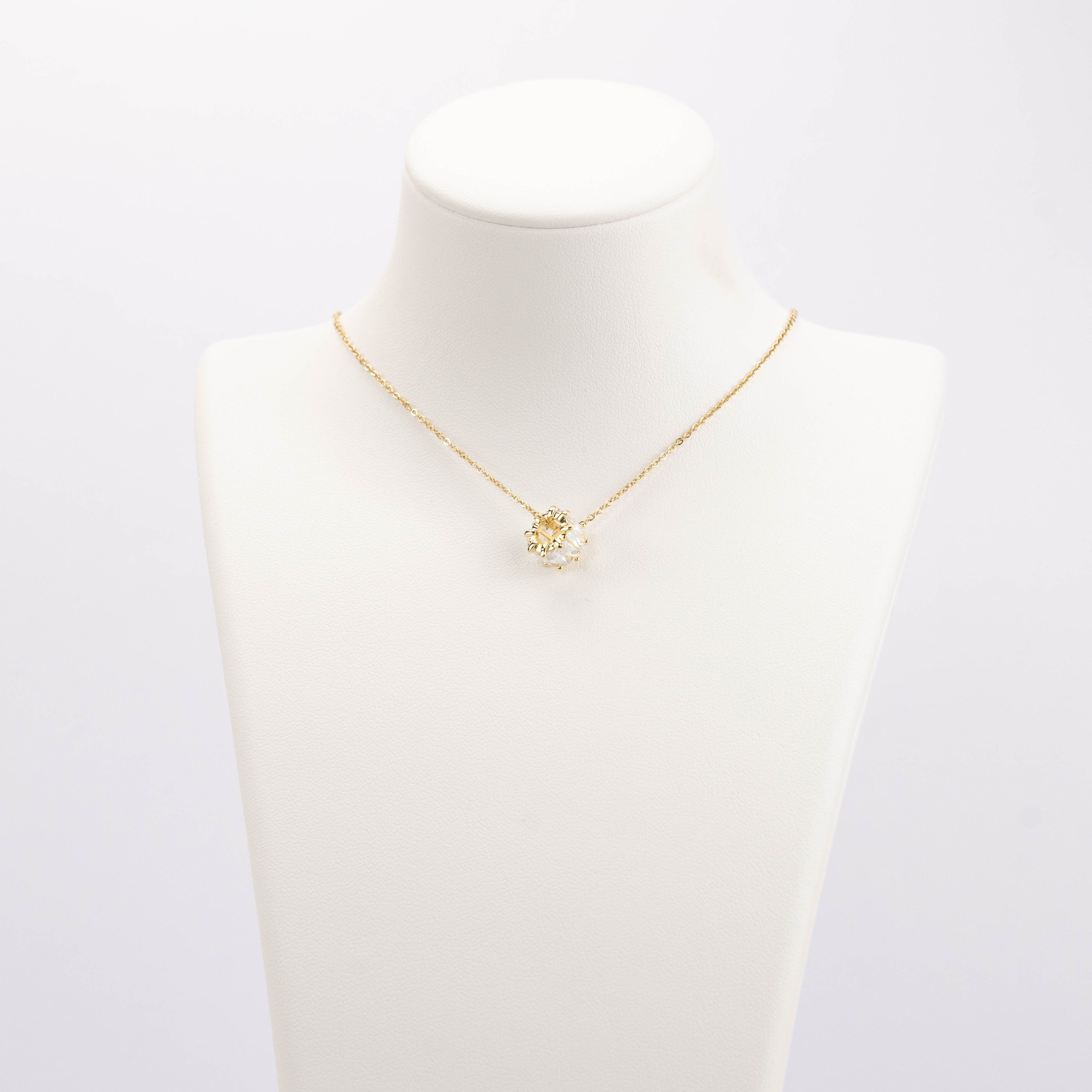 【N-DZR421】Plated 14k Gold Zircon Necklace