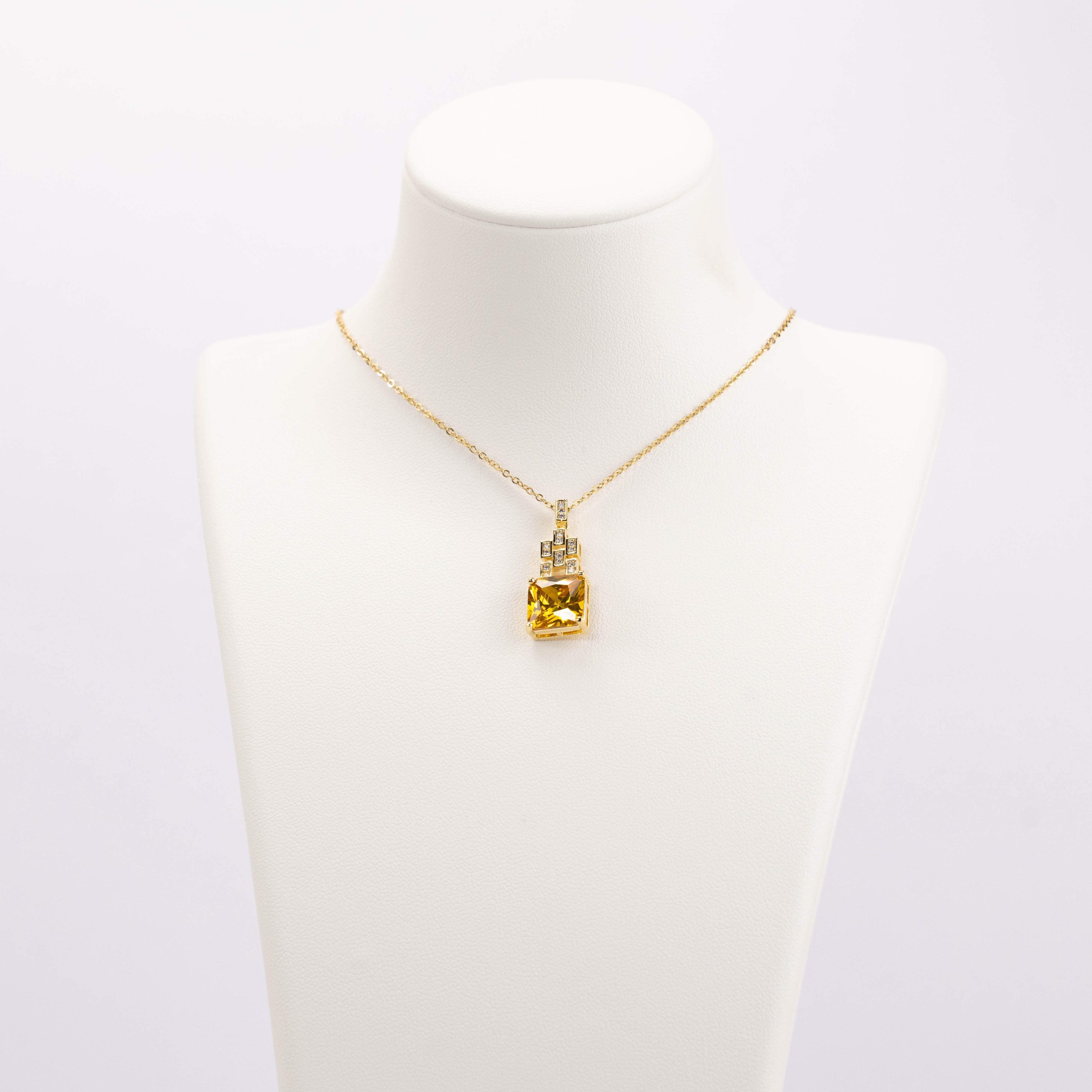 【N-DZR509】Plated 14k Gold Zircon Necklace