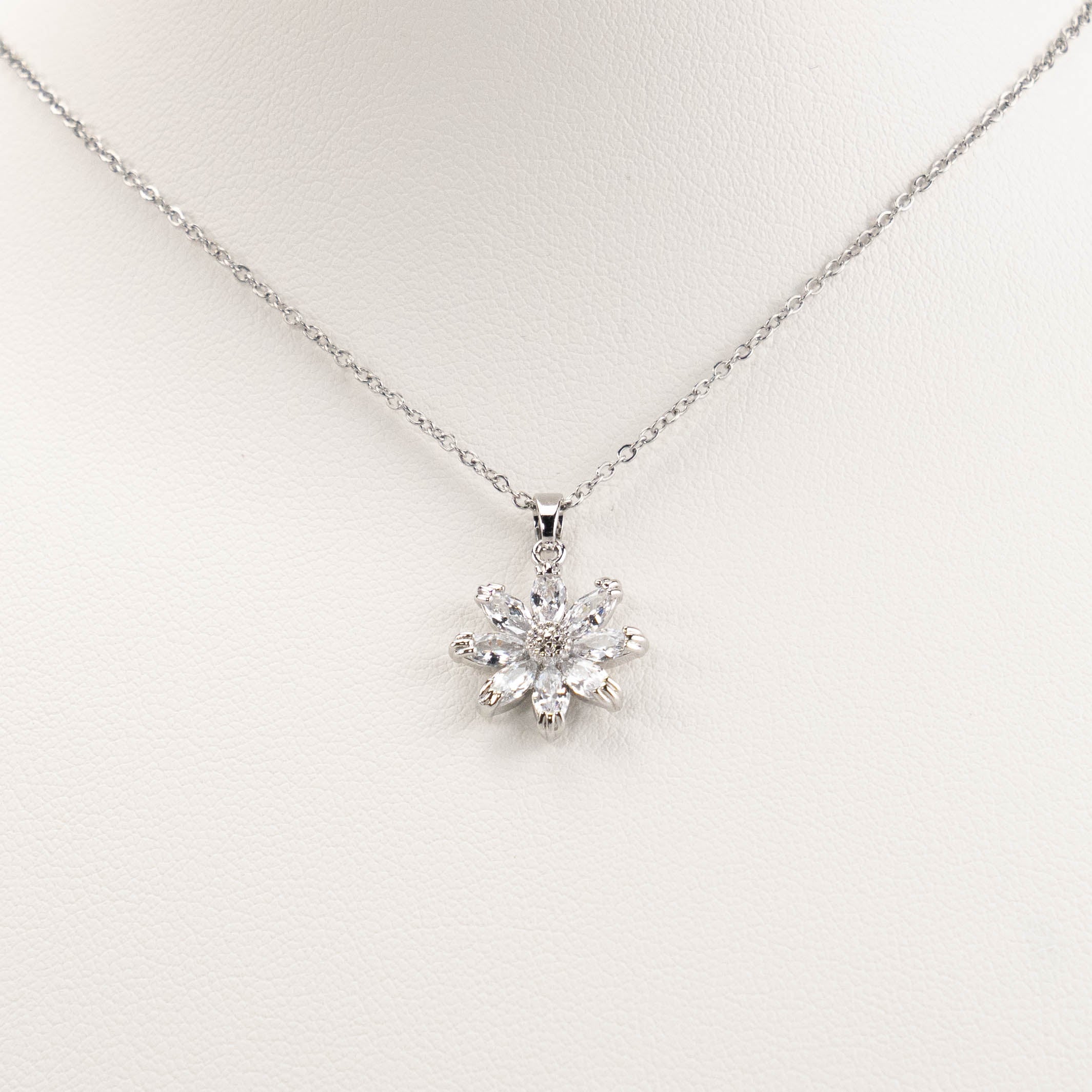 【N-DZR436】Plated 14k Gold Zircon Necklace